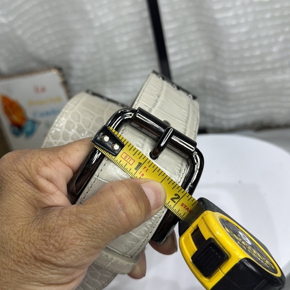 (H)Carlisle belt in matte white imitation crocodile leather with silver bucklexs main image 8